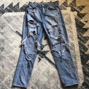 Light blue American Eagle ripped jeans